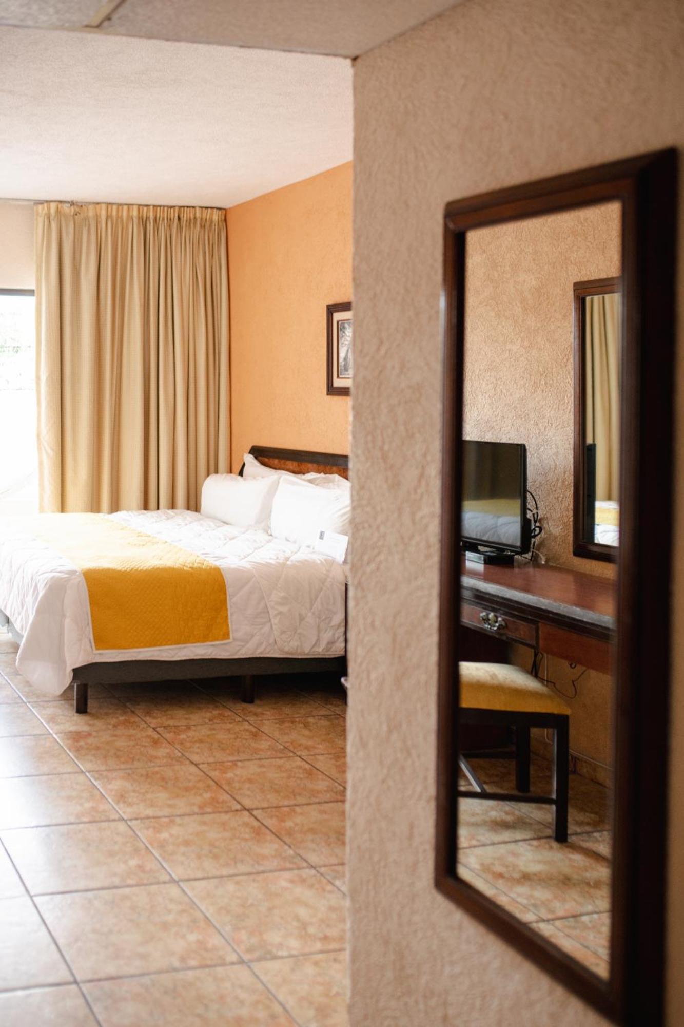 Hotel Los Aluxes メリダ エクステリア 写真